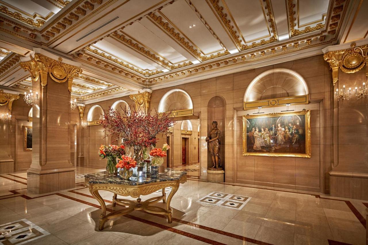 Lotte Hotel Seoul Executive Tower Zewnętrze zdjęcie The lobby of the Four Seasons Hotel