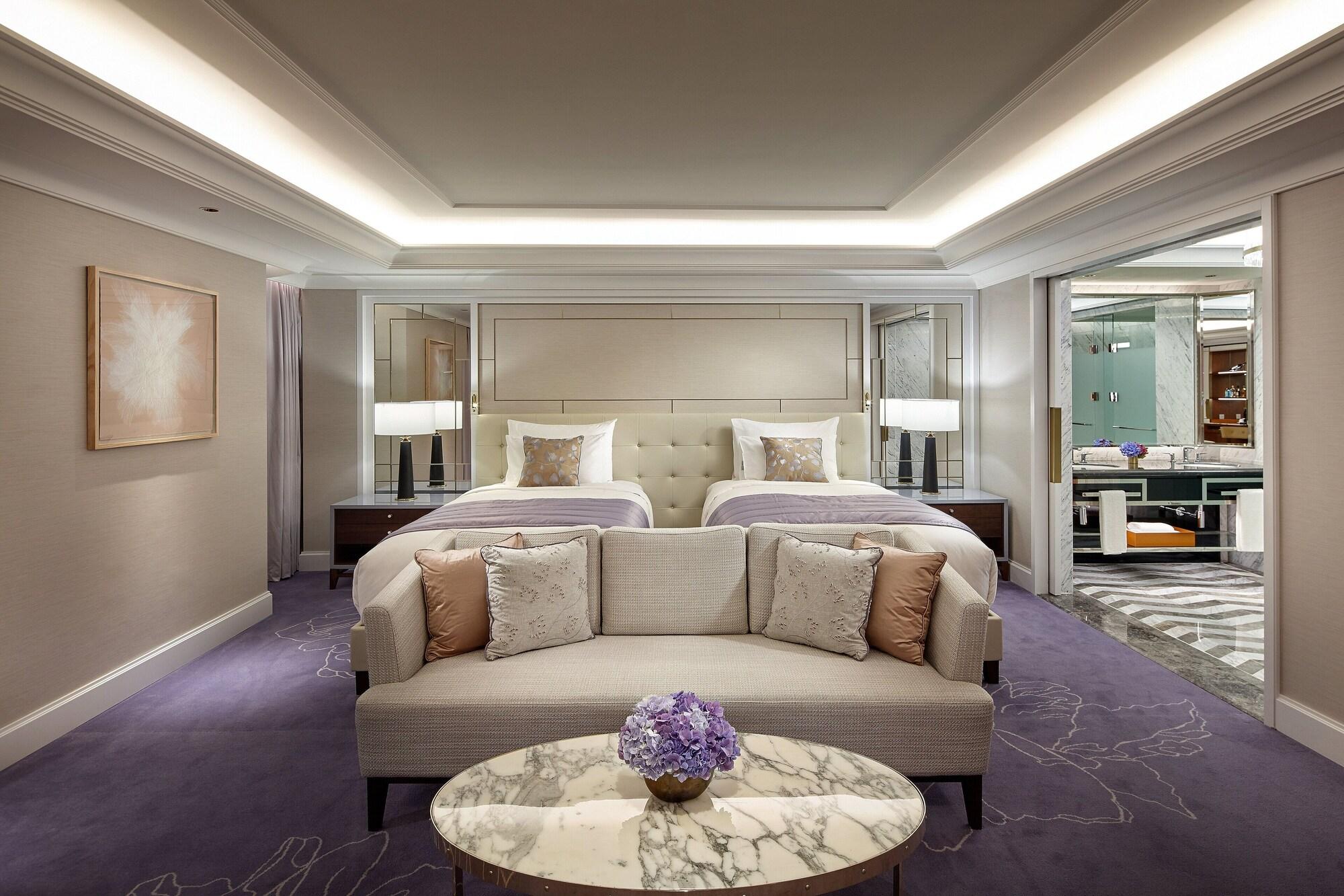Lotte Hotel Seoul Executive Tower Zewnętrze zdjęcie A suite at The St. Regis Mumbai