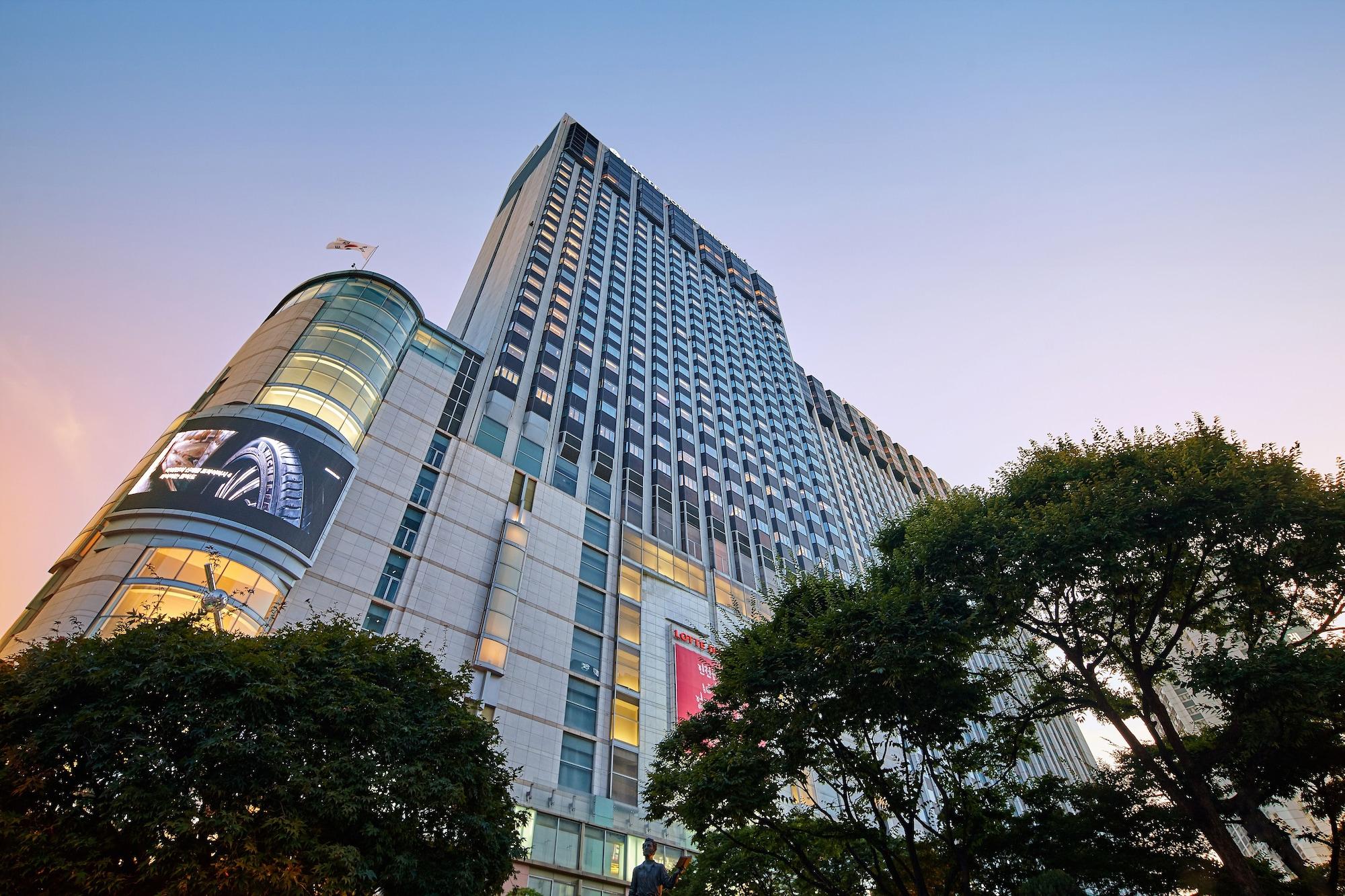 Lotte Hotel Seoul Executive Tower Zewnętrze zdjęcie The hotel in 2013